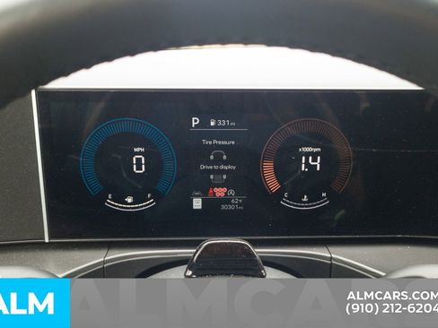 Used 2025 Hyundai Santa Fe SEL FWD image 15