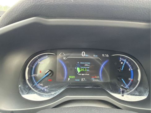 Used 2025 Toyota RAV4 LE AWD/4WD image 21