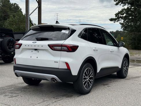 New 2026 Ford Escape SE image 19
