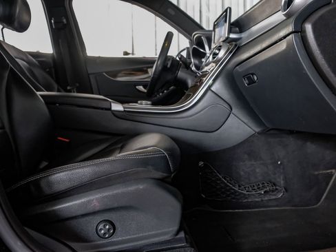 Used 2019 Mercedes-Benz GLC 300 image 32