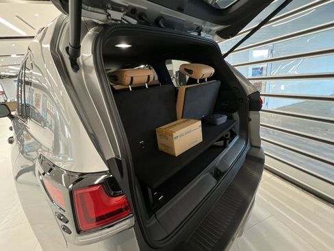 Used 2025 Lexus LX 700h Luxury image 24