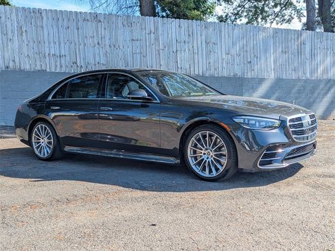 Used 2022 Mercedes-Benz S 580 S 580 w/ AMG Line Package image 5
