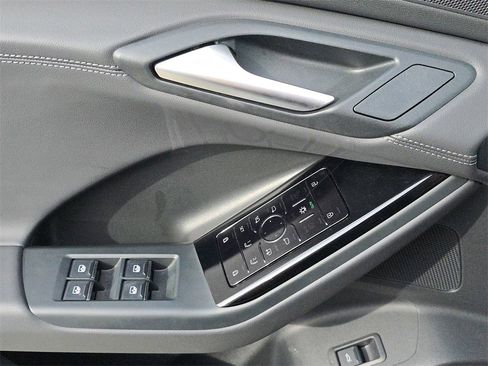 Certified 2025 Audi Q6 e-tron Premium w/ Convenience Package image 19