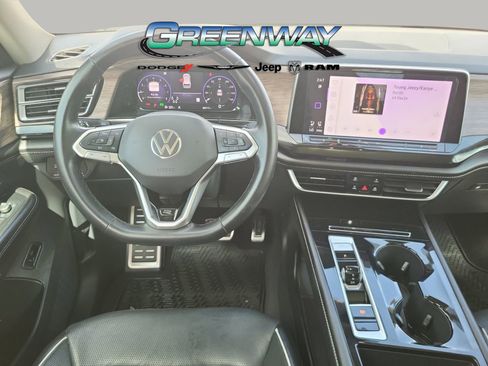 Used 2024 Volkswagen Atlas SEL Premium R-Line image 14