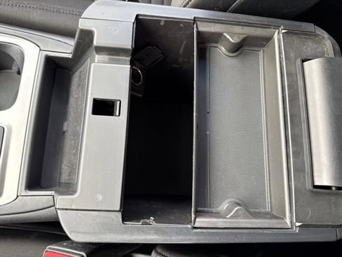 Used 2020 Ford Explorer XLT w/ Comfort Package image 24