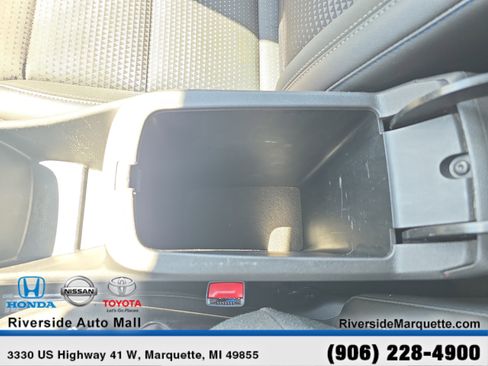 Used 2024 Chevrolet Trax LT w/ Driver Confidence Package FWD image 20