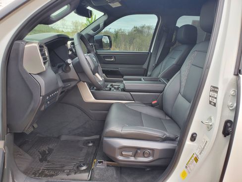 Used 2025 Toyota Tundra Limited image 16