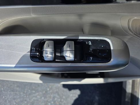 Certified 2025 Mercedes-Benz GLC 300 image 13