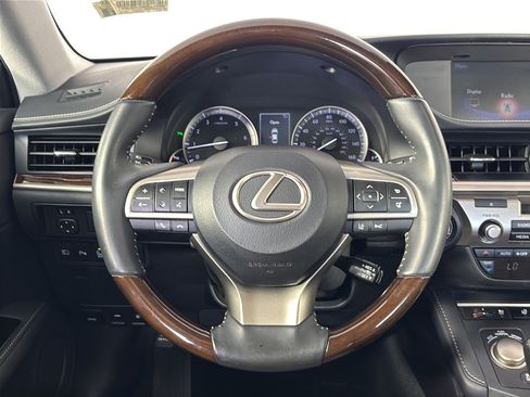 Used 2017 Lexus ES 350 w/ Premium Package FWD image 10