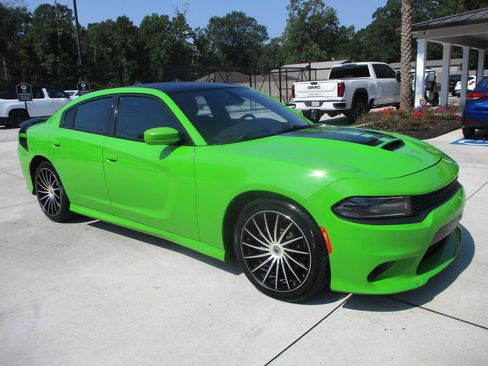Used 2017 Dodge Charger R/T RWD image 1