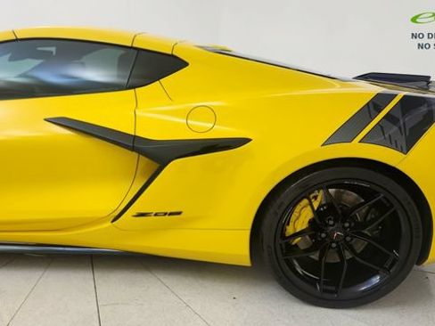 Used 2026 Chevrolet Corvette Z06 RWD image 10