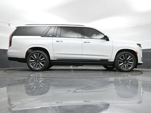 Used 2024 Cadillac Escalade ESV Sport Platinum AWD/4WD image 43
