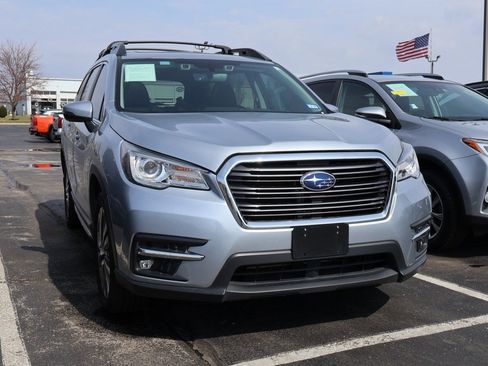 Used 2022 Subaru Ascent Limited w/ Technology Package image 2