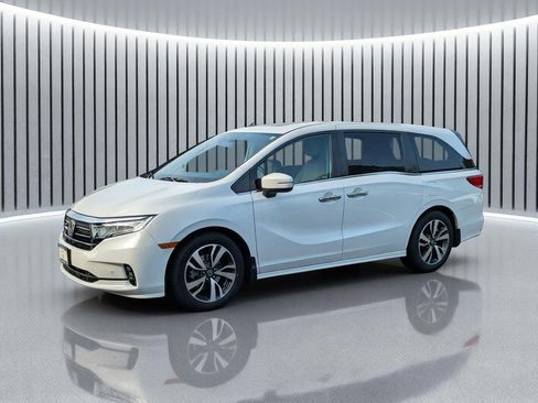 Certified 2022 Honda Odyssey Touring image 11