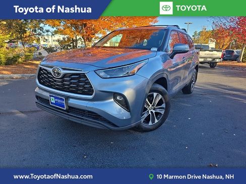 Certified 2022 Toyota Highlander XLE image 1