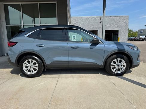 Certified 2023 Ford Escape Active AWD/4WD image 9