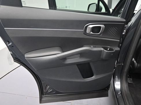 Certified 2024 Kia Sorento S FWD image 17