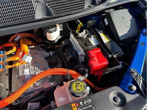 Used 2019 Chevrolet Bolt Premier w/ Infotainment Package image 34