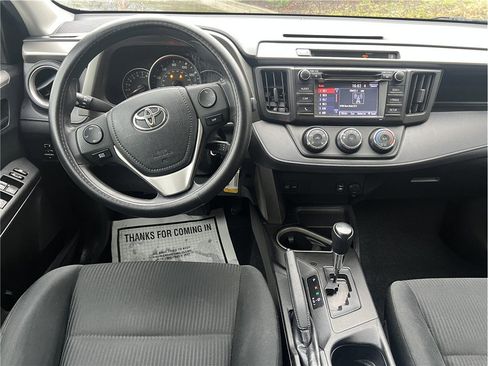 Used 2016 Toyota RAV4 LE AWD/4WD image 12