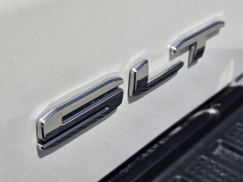 Used 2022 GMC Sierra 1500 SLT AWD/4WD image 13