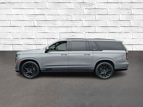 Certified 2023 Cadillac Escalade ESV Sport Platinum w/ LPO, ONYX Package AWD/4WD image 3