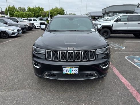 Used 2017 Jeep Grand Cherokee Limited w/ Luxury Group II AWD/4WD image 2