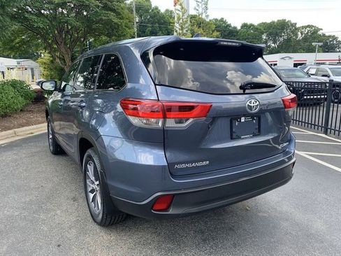 Certified 2019 Toyota Highlander XLE AWD/4WD image 6