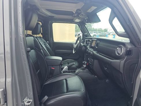 Used 2022 Jeep Wrangler Unlimited Sahara w/ Safety Group AWD/4WD image 5