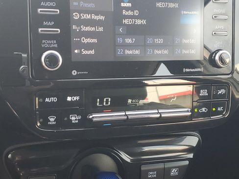 Used 2022 Toyota Prius LE image 20