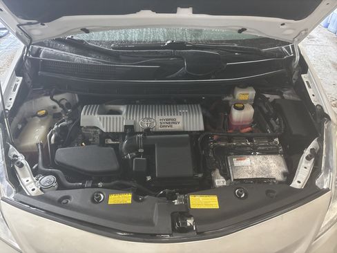 Used 2012 Toyota Prius V Five image 33