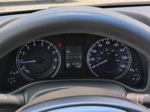 Used 2015 INFINITI Q60 Convertible w/ Premium Package RWD image 27