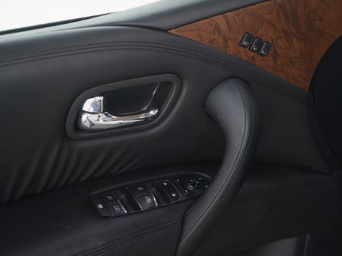 Used 2024 Nissan Armada SL image 23