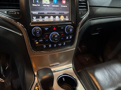 Used 2016 Jeep Grand Cherokee Limited w/ Luxury Group II AWD/4WD image 33