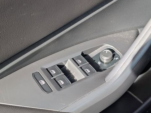 Used 2022 Volkswagen Jetta SE image 20