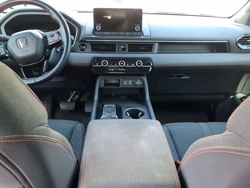 Used 2023 Honda Pilot Sport image 18