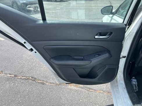 Used 2022 Nissan Altima 2.5 SV AWD/4WD image 8