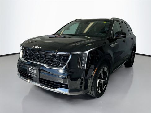 Used 2025 Kia Sorento EX image 4