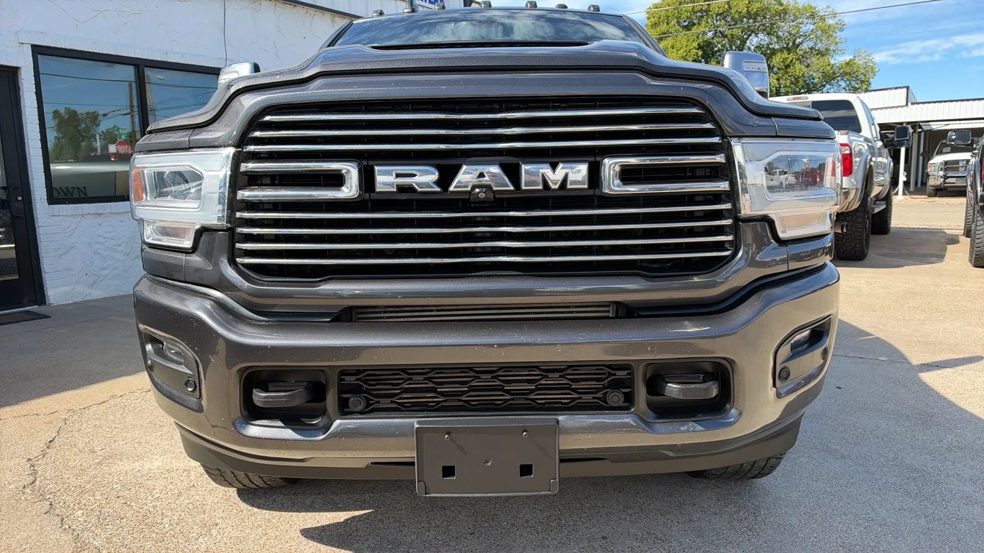 Used 2023 RAM 3500 Laramie AWD/4WD image 5