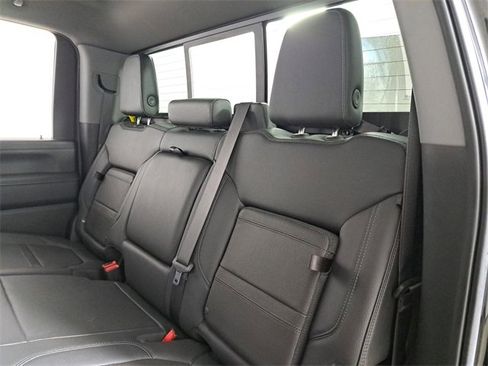 Used 2022 GMC Sierra 2500 Denali w/ Denali Black Diamond Edition image 13