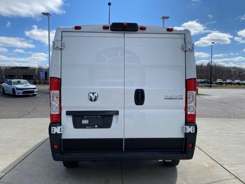 Used 2025 RAM ProMaster 2500 w/ Convenience Group image 4