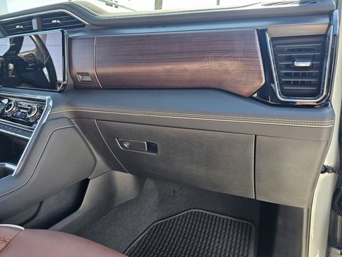 Used 2024 GMC Sierra 3500 Denali Ultimate image 21