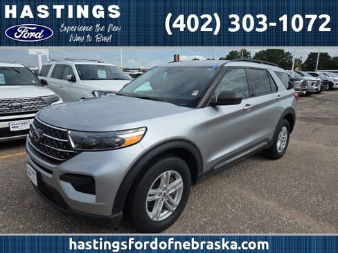 Used 2022 Ford Explorer XLT image 1