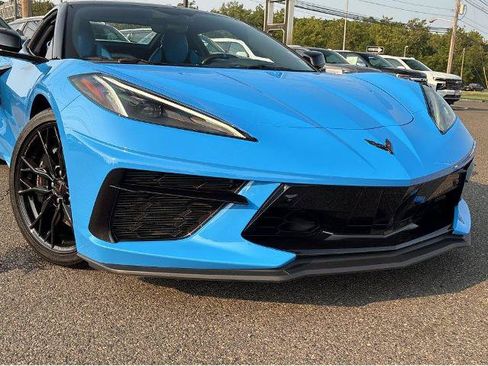 Used 2023 Chevrolet Corvette Stingray Premium Conv w/ Z51 Performance Package RWD image 2