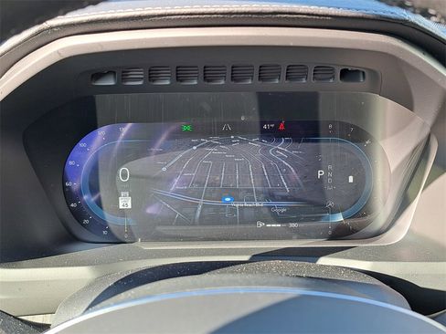 Used 2023 Volvo XC90 B6 Ultimate w/ Lounge Package image 7