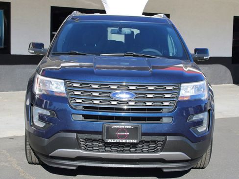 Used 2017 Ford Explorer XLT w/ Equipment Group 201A image 3