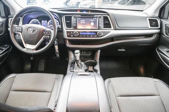 Certified 2019 Toyota Highlander Plus FWD image 11