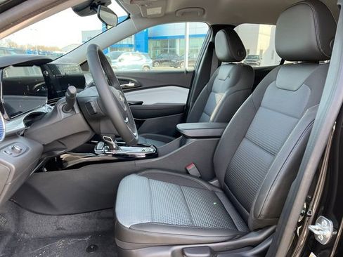 New 2026 Chevrolet Trax LT w/ LT Convenience Package image 4