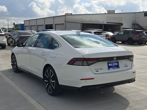 Used 2025 Honda Accord Touring image 6