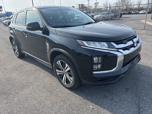 Used 2025 Mitsubishi Outlander Sport SE image 1