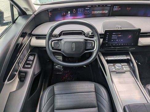 Certified 2024 Lincoln Nautilus Reserve image 18